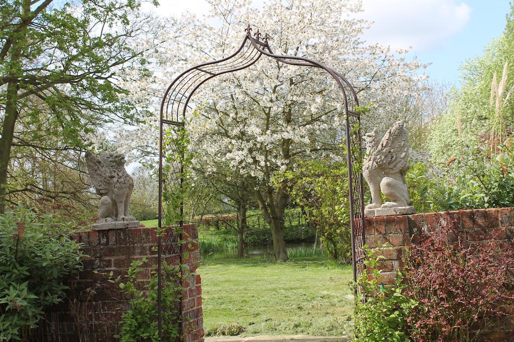 Colston Hall Farmhouse B&B Framlingham Exterior foto